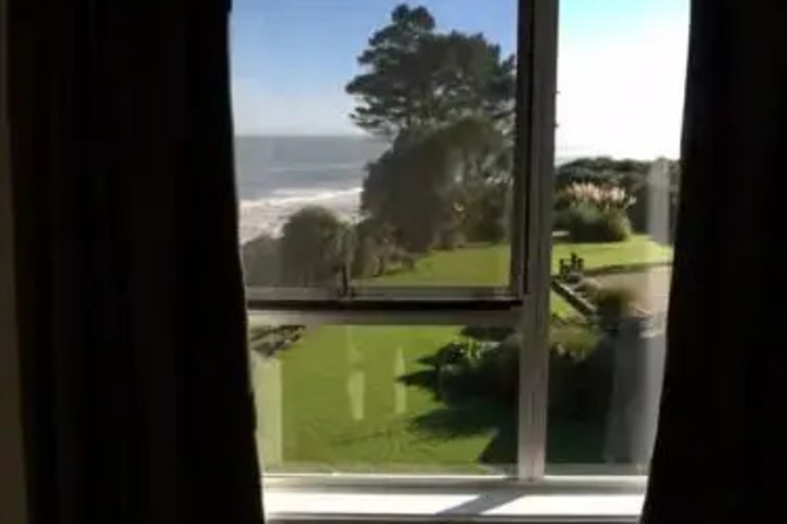 Breakers Boutique Accommodation