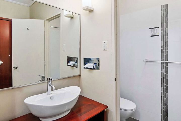 Room 35 of 65