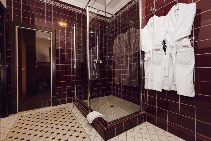 Room 45 of 128