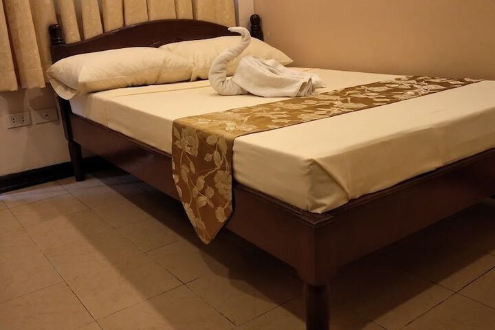 Room 2 of 22