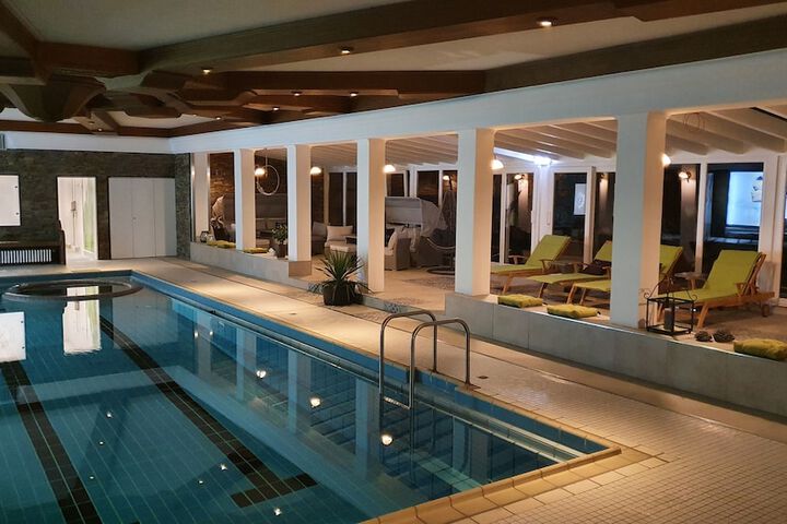 Pool 36 of 77