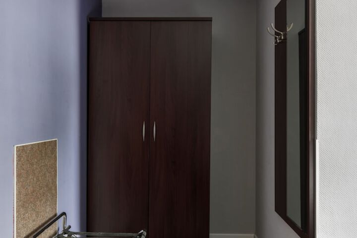 Room 10 of 25
