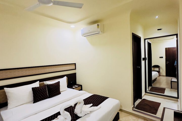 Room 8 of 31