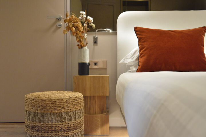 Room 4 of 28
