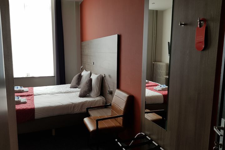 Room 7 of 64