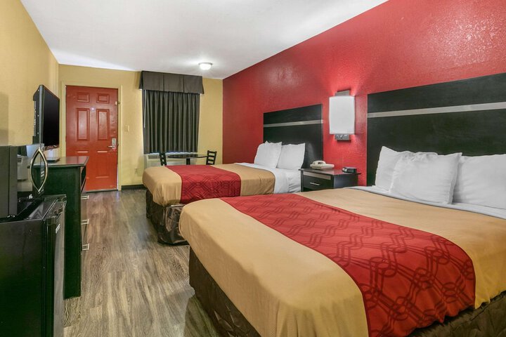 Room 8 of 27