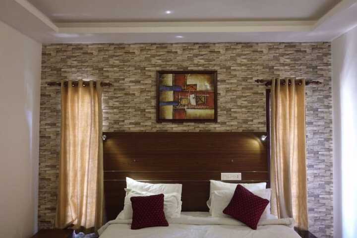 Room 9 of 74