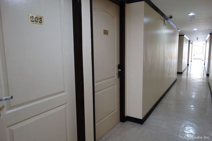 Ballroom/Hall 27 of 34