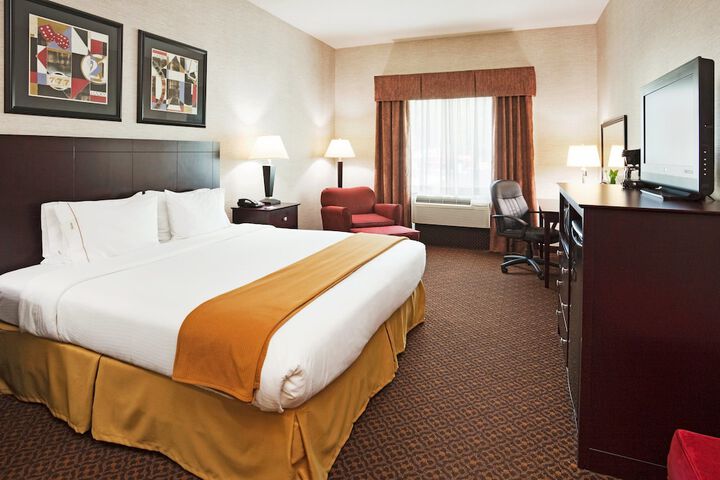 Standard King Bed Accessible (1 of 6)