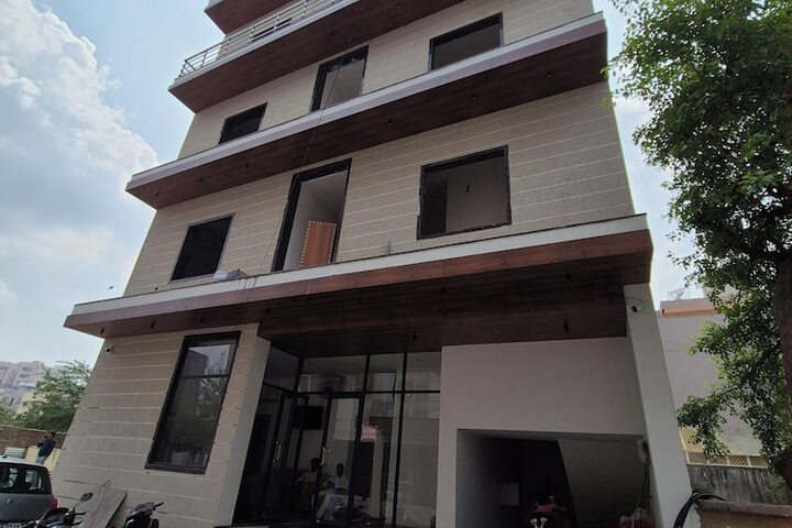 OnlyStay Surbhi Dham