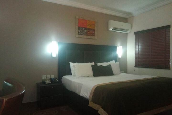 Room 2 of 29