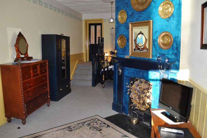 Room 16 of 24