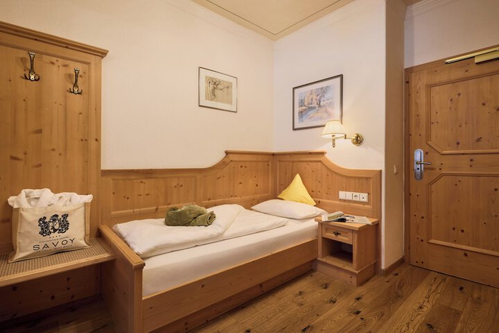 Room 27 of 110