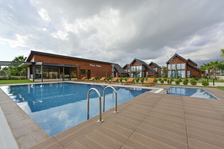 Pool 18 of 25