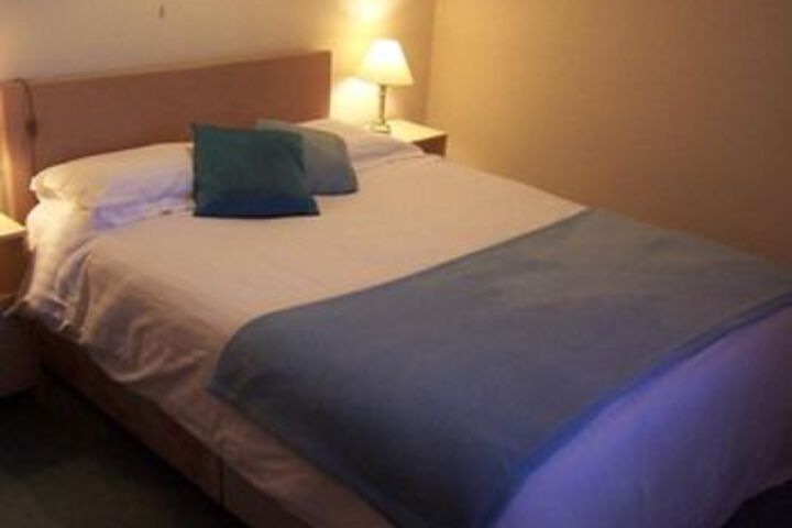 Room 6 of 17