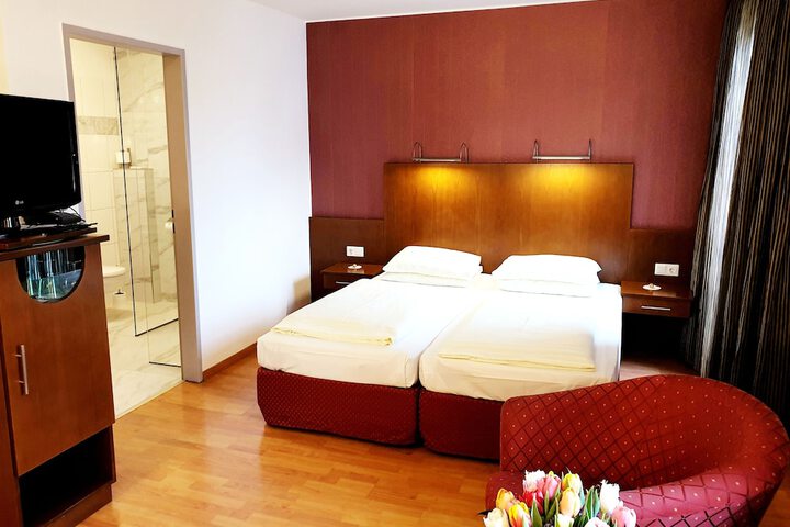Room 15 of 86
