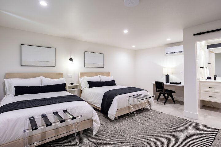 Room 5 of 33