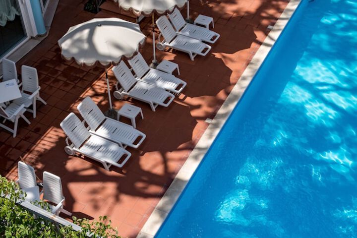 Pool 41 of 71