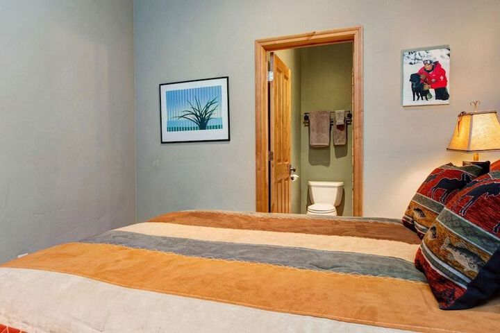 Room 18 of 28
