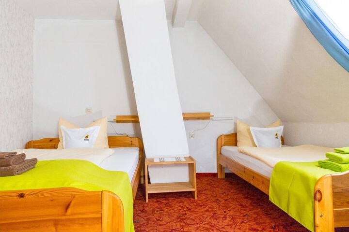 Room 17 of 48