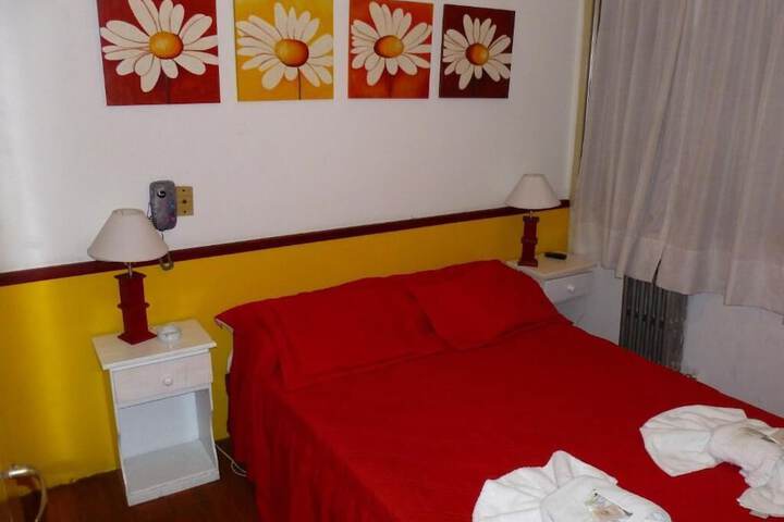 Room 13 of 33