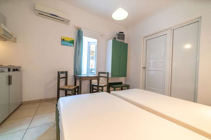 Room 21 of 57