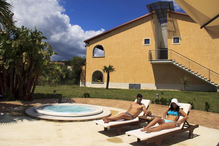 Pool 138 of 148