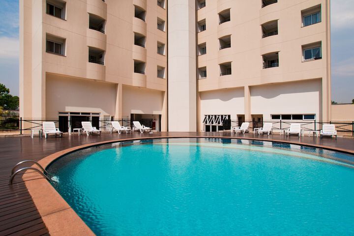 Hotel with Pool