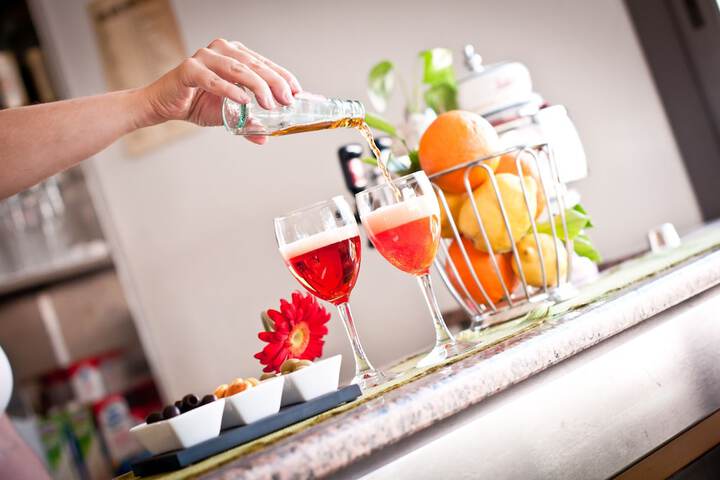 Dining 14 of 32
