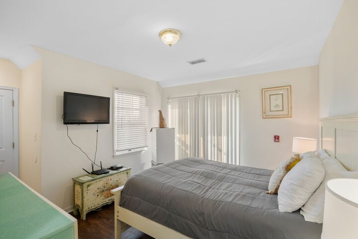 Room 6 of 54