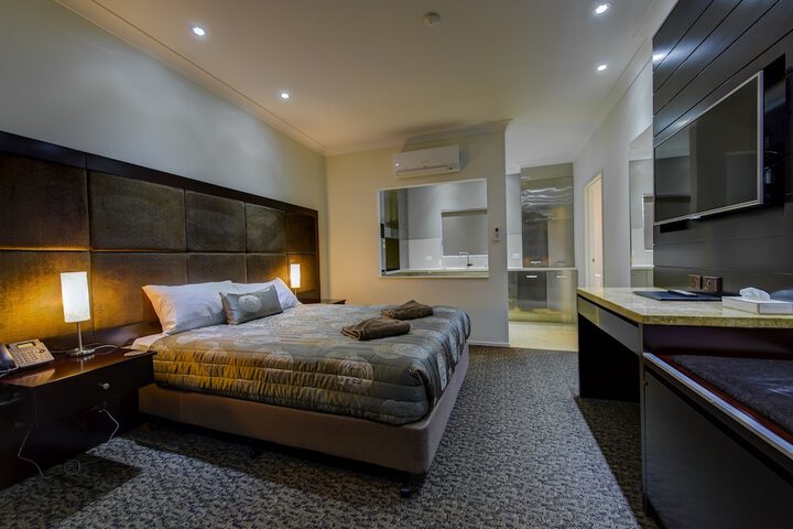 Room 4 of 43