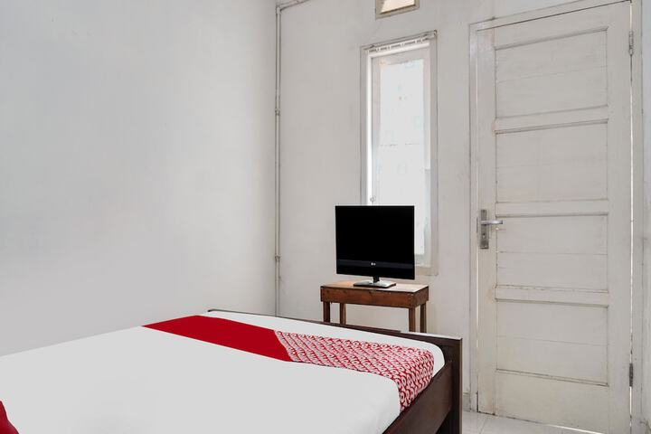 Room 8 of 31