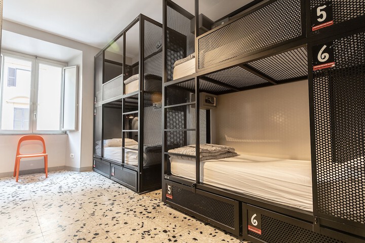 Room 15 of 82