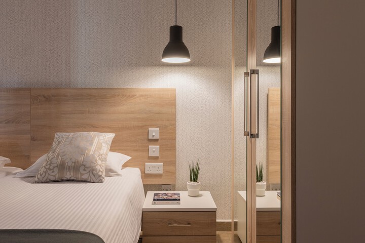Room 32 of 74