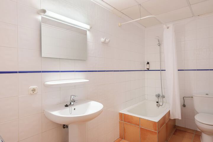 Room 45 of 86