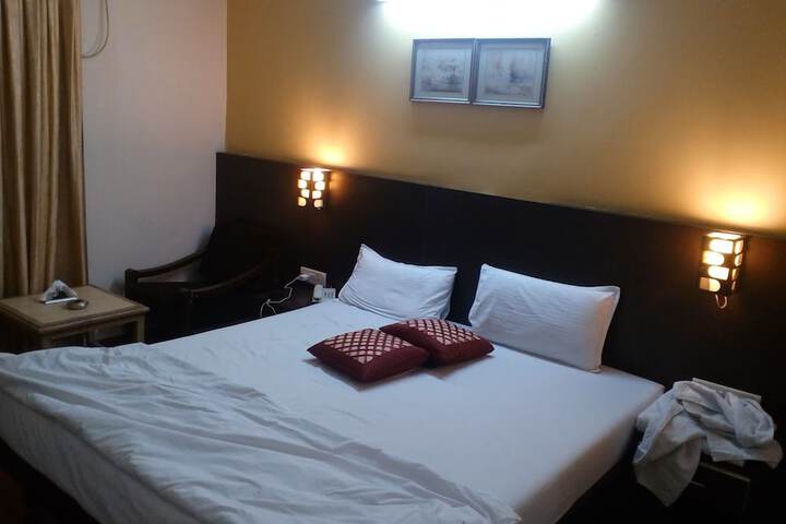 Room 7 of 11