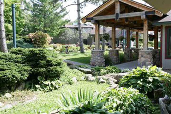 Hotel Exterior 3 of 41