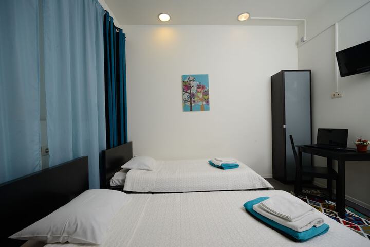 Room 10 of 48