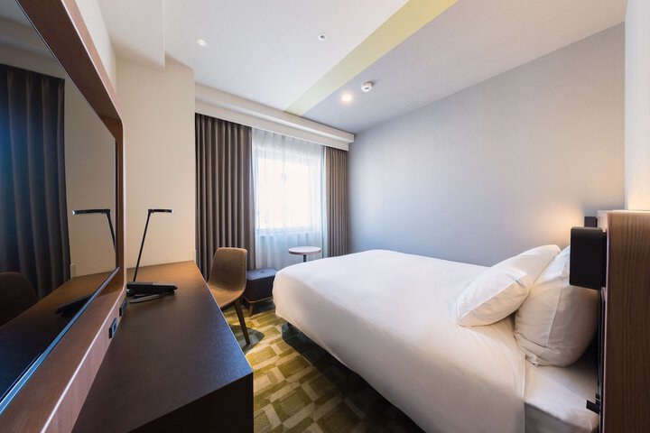 Room 18 of 35