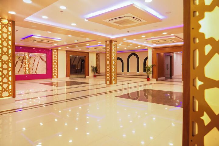 Ballroom/Hall 29 of 43