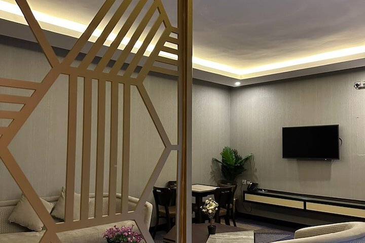 Room 6 of 27