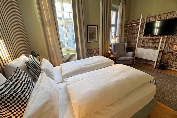 Room 75 of 179