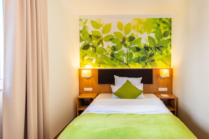 Room 3 of 41