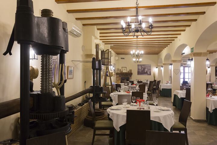 Dining 80 of 174