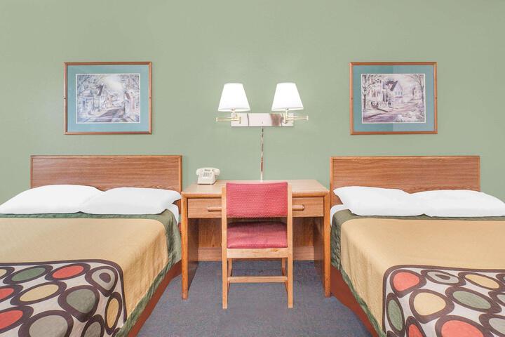 Double Deluxe King Bed (3 of 17)