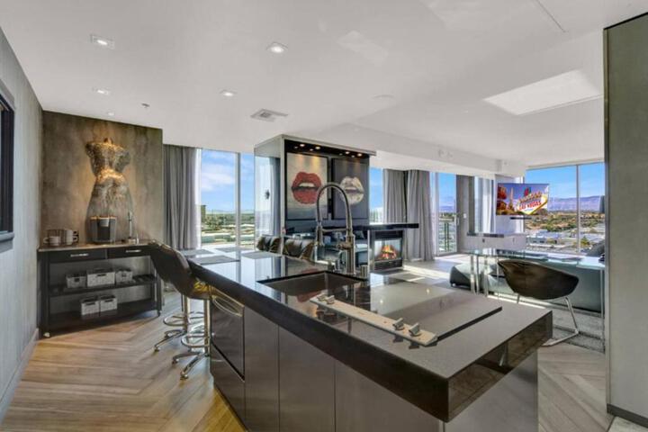 Image of The Adele Palazzo Suite at Palms Place
