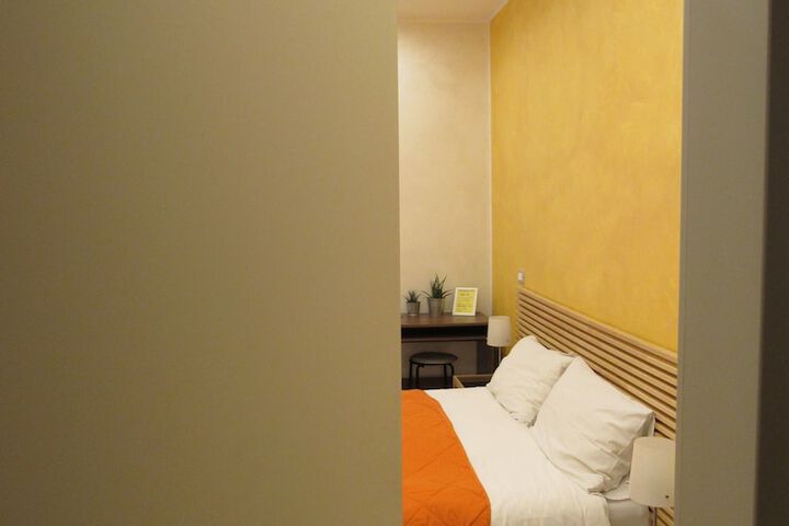 Room 16 of 37