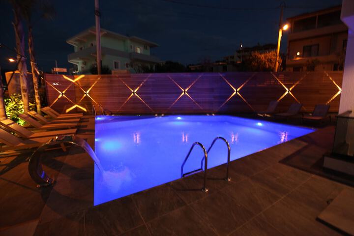 Pool 41 of 59