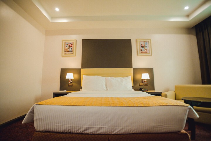 Room 10 of 51
