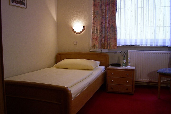 Room 13 of 49